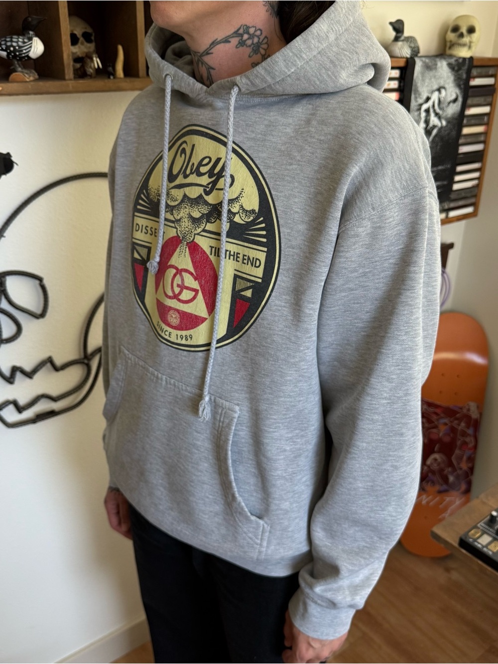 Obey Dissent Graphic Hoodie Heather Gray ~ Size Small - Picture 2 of 10